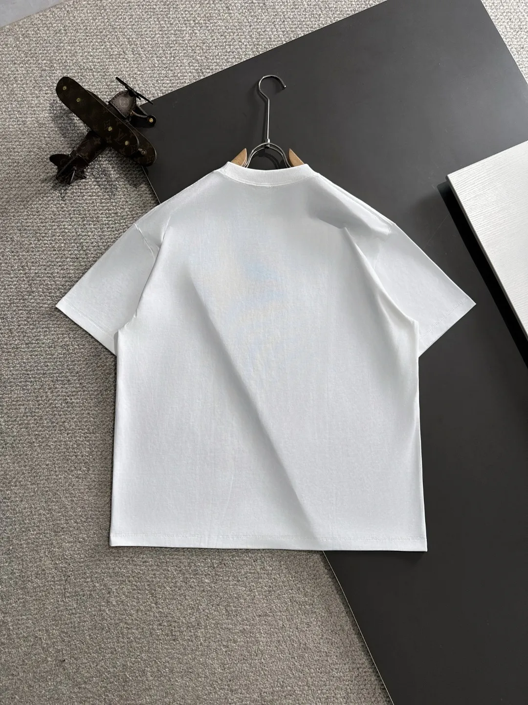 Next day shipping P460 Stone lsland/stone island high quality 2025 spring and summer new casual heavy industry suit exclusively developed by yb! High quality production! Imported custom-made fabrics for foreign orders, with high breathability and comfort, impeccable details, brand element design concept, delicate and soft feel! It presents a casual cut and the upper body shape is great! On sale simultaneously on the official website! From a high-end men's positioning brand, the low-key luxury taste is irresistible! Exquisite workmanship and impeccable quality! The overall style is simple, fashionable and timeless, fully meeting the requirements of stylish and tasteful dressing! Size: S-XXL
